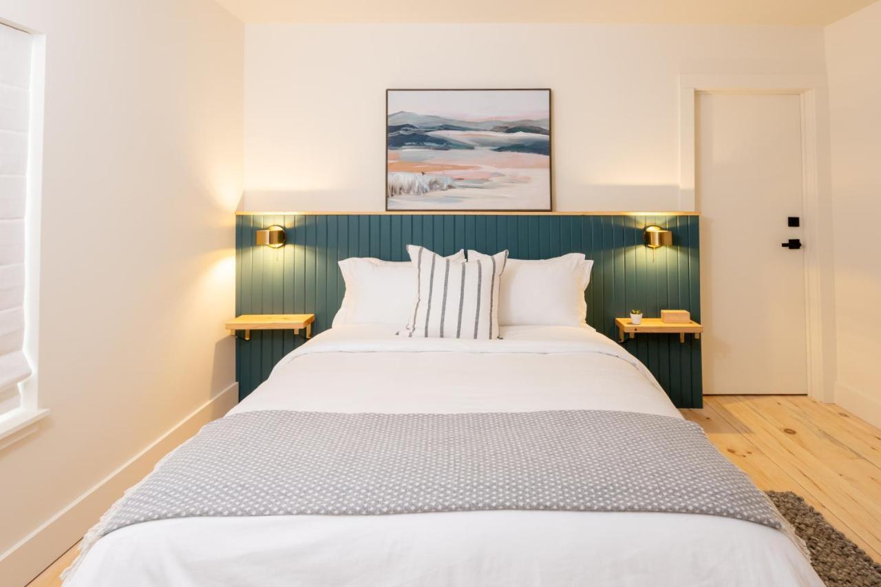 The August House Hotel Windsor Room photo