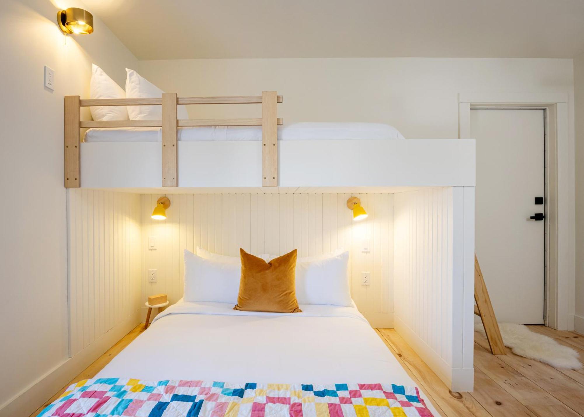 The August House Hotel Windsor Room photo