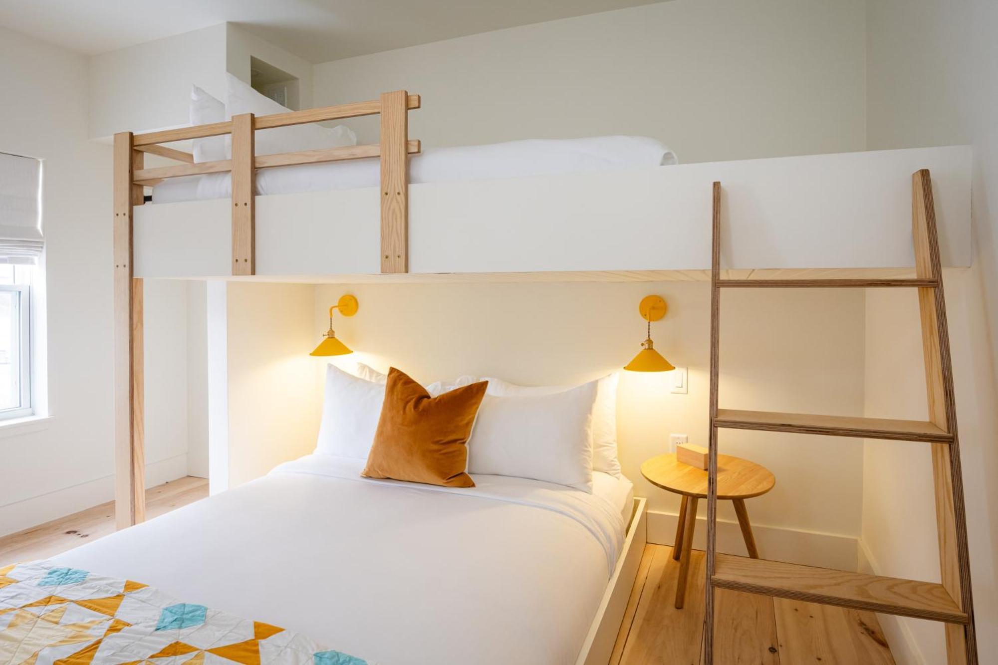 The August House Hotel Windsor Room photo