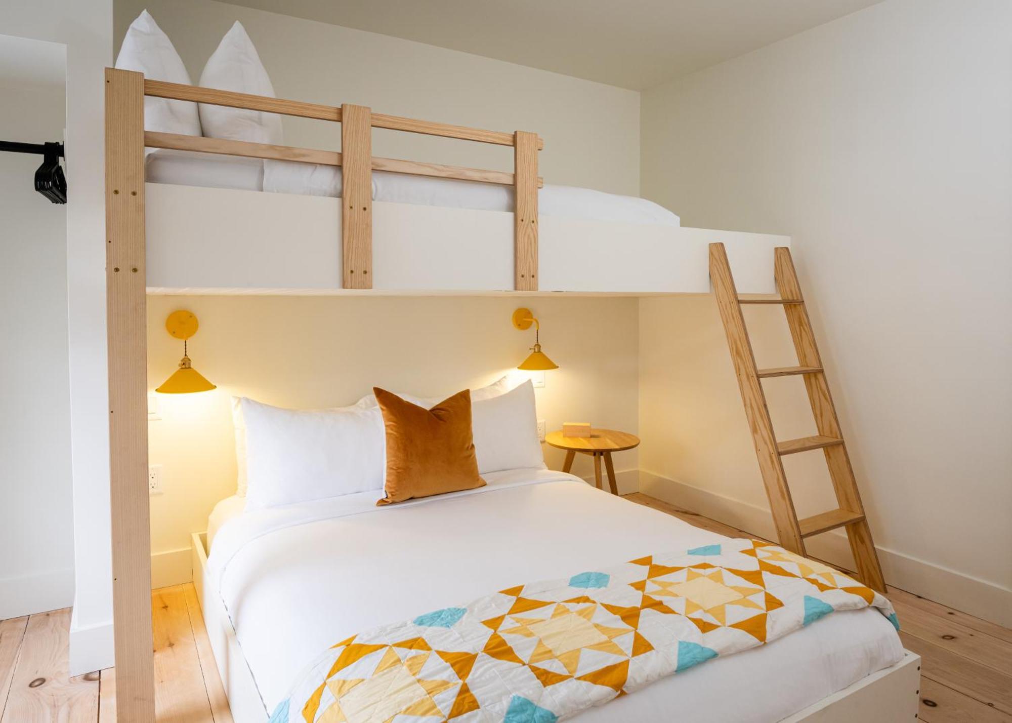 The August House Hotel Windsor Room photo
