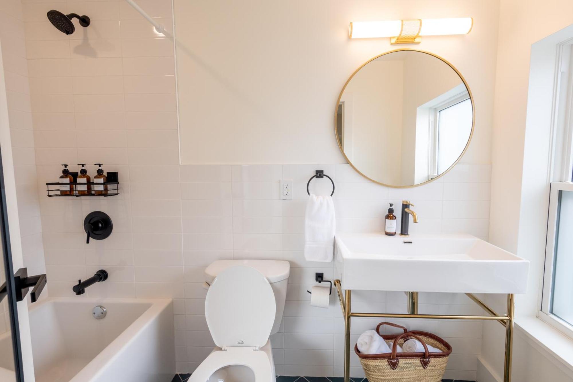 The August House Hotel Windsor Room photo